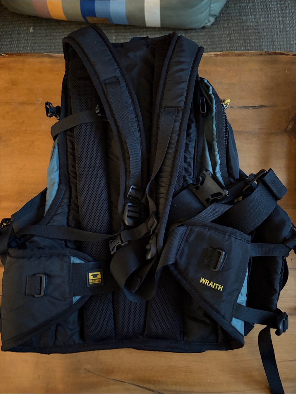 Mountainsmith Wraith Green and Yellow Lightweight Outdoor Backpack - Picture 7 of 7
